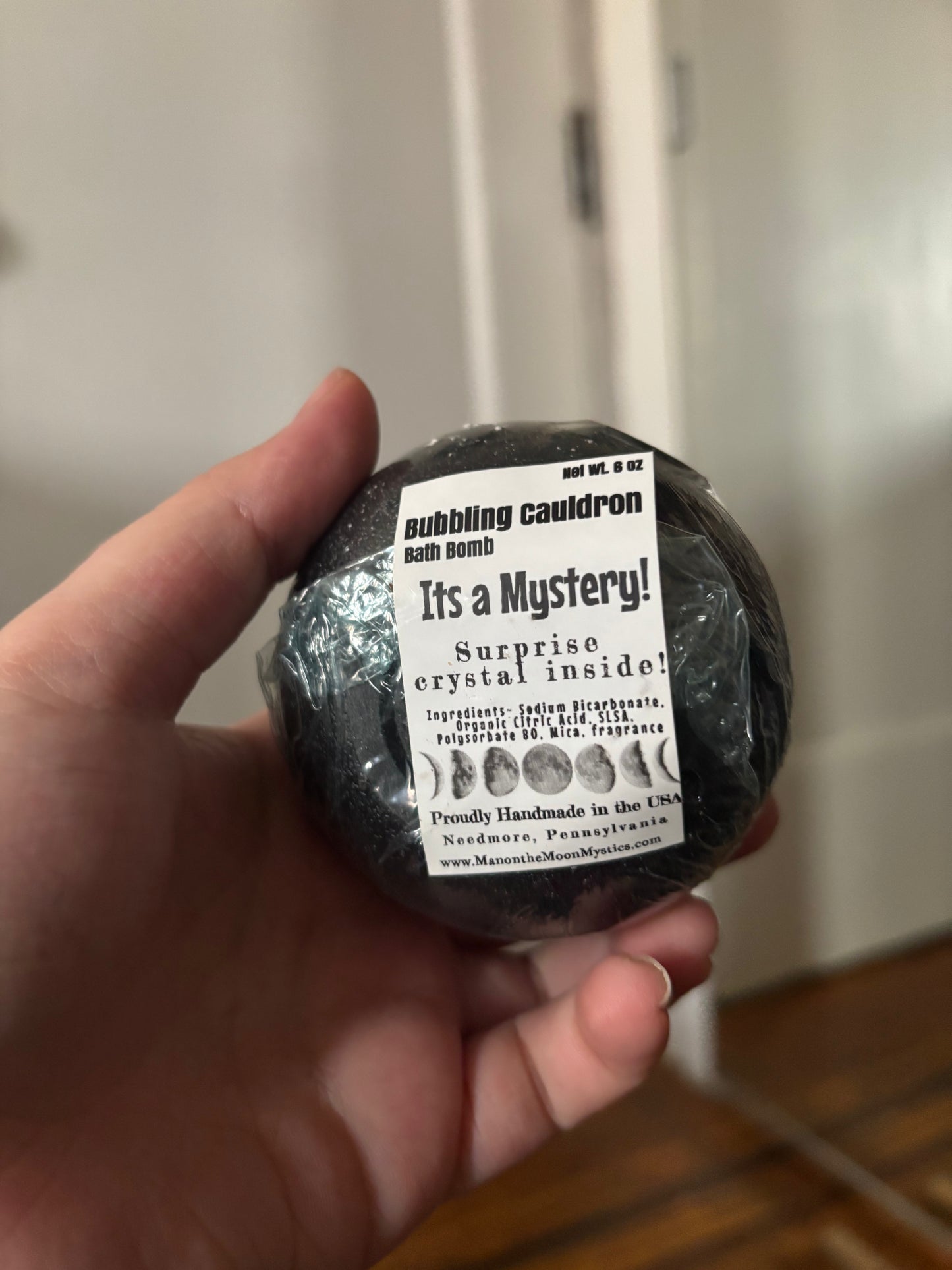 Cauldron bath bombs with surprise crystal